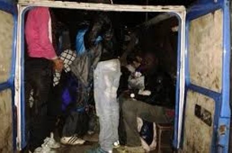 Плицијата поднесе кривични пријави против четири лица за криумчарење мигранти