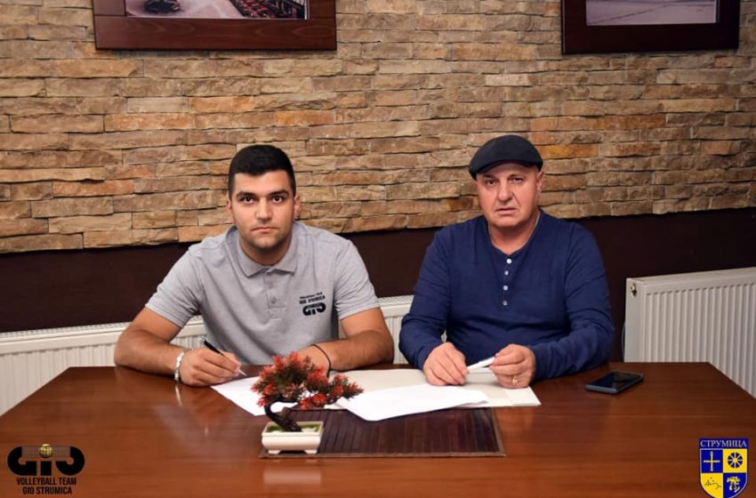  Грчев и Стојанов со професионални договори со Џио Струмица