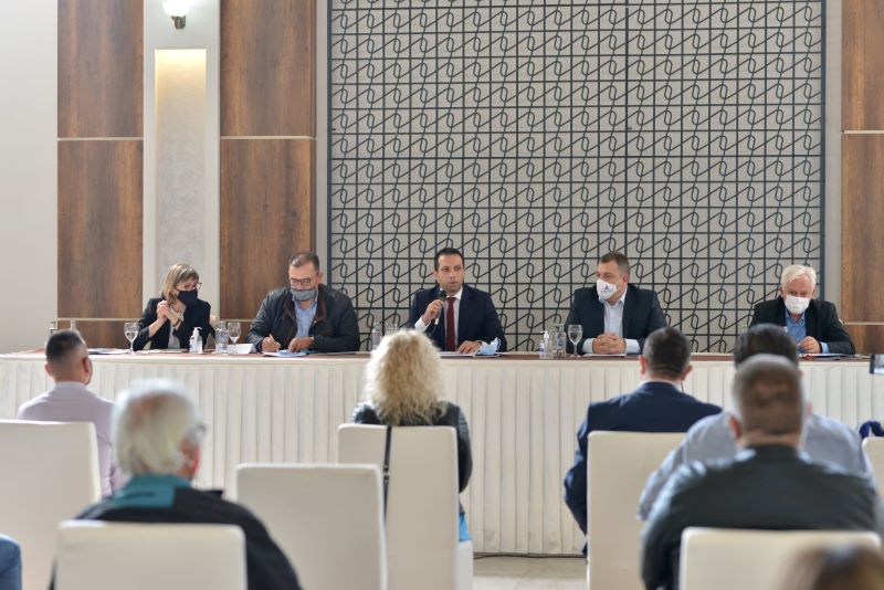  Министерот Бочварски на средба со превозниците од „АМЕРИТ“ во Радовиш