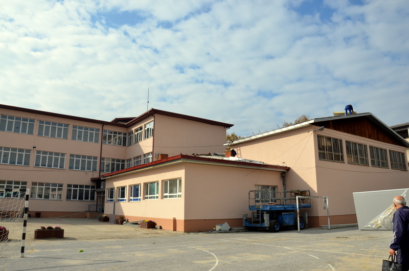  Општина Струмица реализира градежни активности во дел од основните училишта