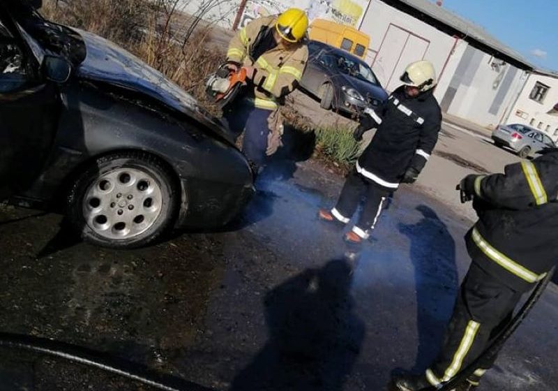  Изгоре автомобил во Струмица