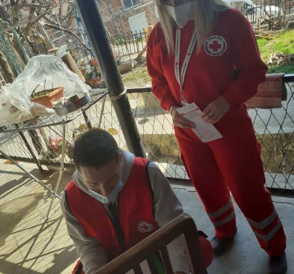  Црвен крст ја продолжи акцијата за финансиска поддршка на ранливо население во радовишко