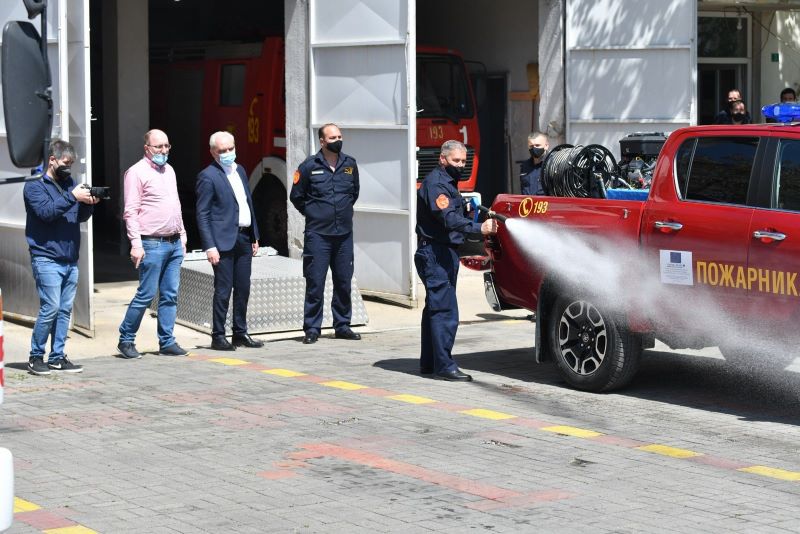  Против пожарната единица на Струмица доби ново теренско возило и опрема