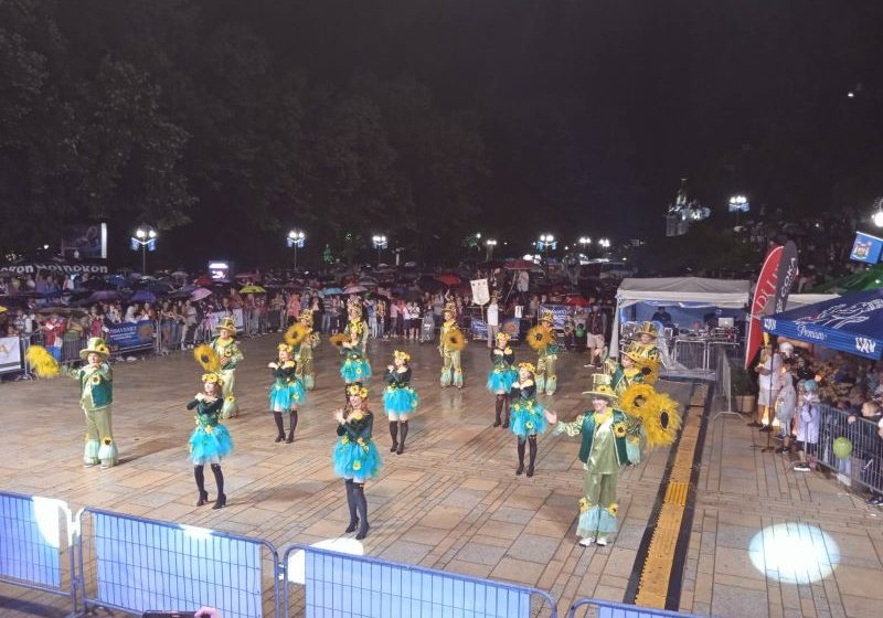  Карневалски групи од Струмица на карневалот во Врњачка Бања