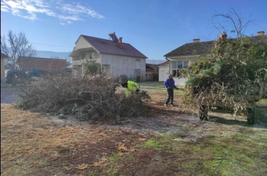  Се чистеа училишниот двор и депониите во Еднокуќево и Босилово