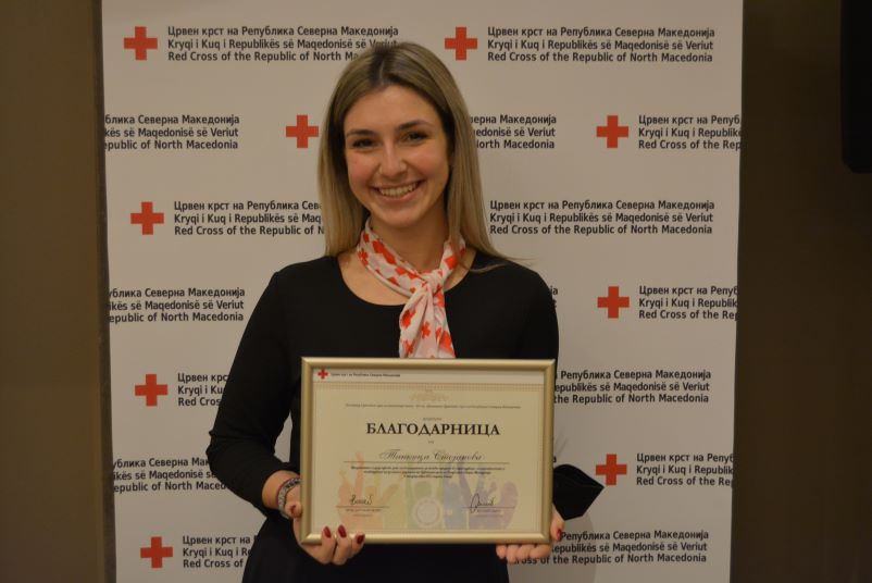  Танкица Стојанова доби Благодарница на Црвен крст за особен придонес во волонтерството