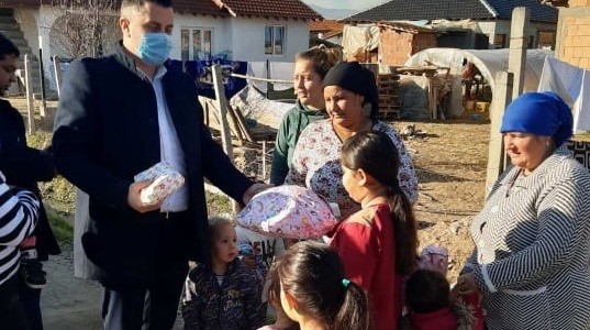  Пакетчиња за децата од социјално загрозените семејства во Градашорци