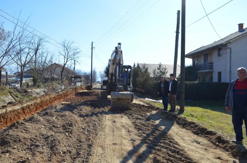  Во Василево започна изградбата на улицата покрај каналот