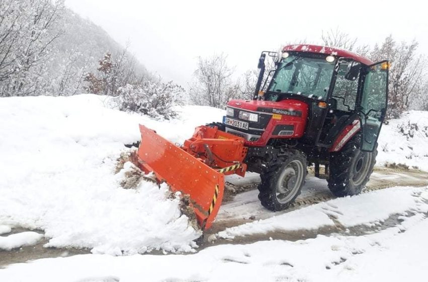  „Комуналец“ го исчисти снегот од патните правци кон Мемишли, Орманли и Дорламбос
