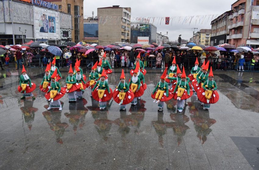  Фото: Детски карневал во Струмица