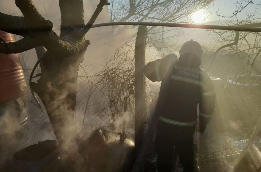  Изгореа две викенд куќи и помошни простории во радовишко Шопковица