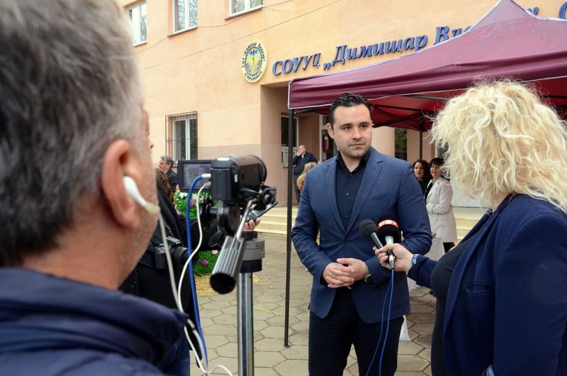  Костадинов: Понудата за зголемување на платата од 10 отсто е разумно решение