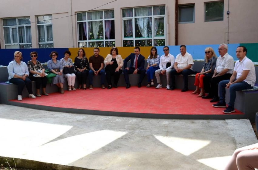 Училиштето „Сандо Масев“ доби детски амфитеатар