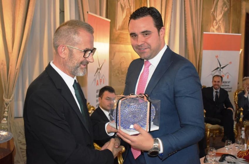  Градоначалникот Костадинов и претседателот на Советот, Даскаловски во посета на Италија