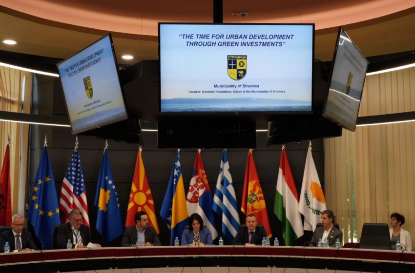  Костадинов ги презентираше позитивните практики на Струмица на Регионалната конференција во Тирана
