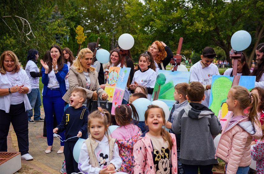  По повод Светскиот ден на мирот Фондацијата „Заев-едно општество за сите“ го поддржа ликовниот хепенинг во Струмица