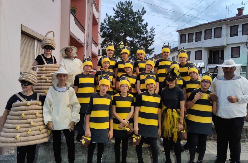  Струмичките пчели од „Пчелин рај“ долетаа на „Тиквешкиот гроздобер“