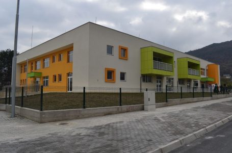 Костадинов ја одби средбата со министерката за финансии