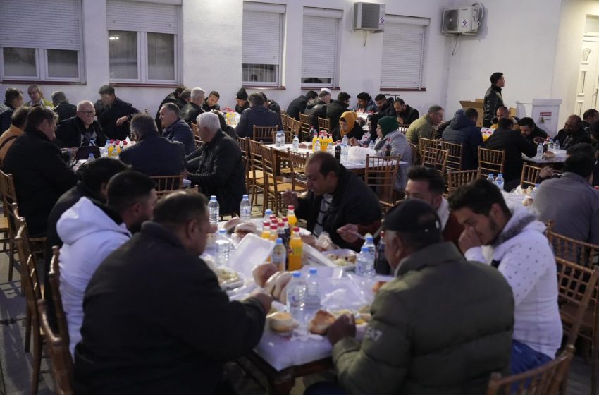  Градоначалникот Костадинов и директорот на „Комуналец“, Горгиев, организираа Ифтарска вечера