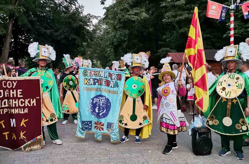  Карневалските маски „Тик-Так“ и „Струмичка корида“ учествува на карневалот во Врњачка Бања