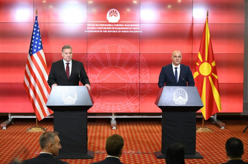  Ковачевски на прес-конференцијата со Ескобар: Пораката од САД е јасна, по членството во НАТО, Северна Македонија треба да стане членка на ЕУ, тоа е нашата иднина