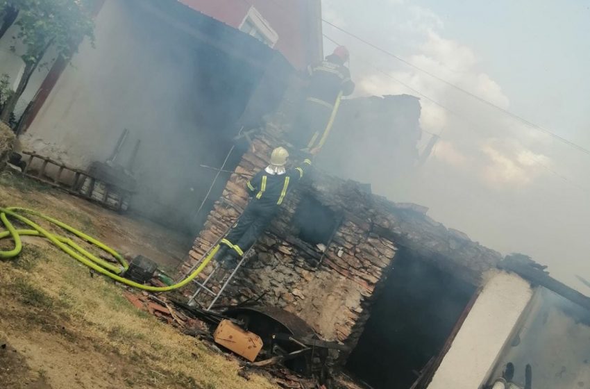  Во пожар во Костурино изгореа помошни простории од семејна куќа