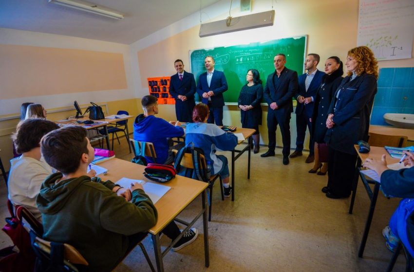  Спасовски и Костадинов во посета на Општина Струмица и СОУ „Јане Сандански”-продолжува превентивната кампања „Кажи НЕ на дрогата, ДА на животот“