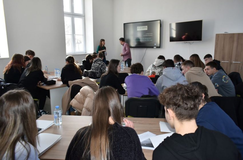  „Планетум“ обучува средношколци од Струмица како да се справат со загадувањето на воздухот