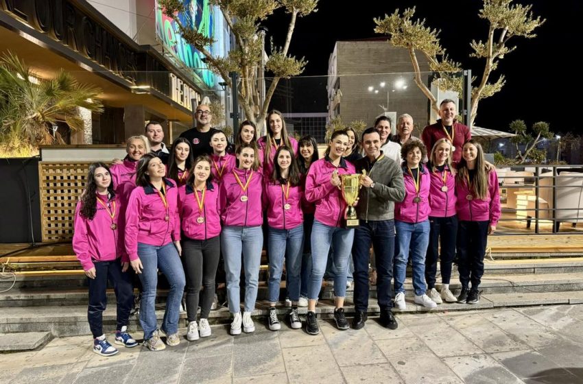  Костадинов за успехот на одбојкарките:Струмица е шампионски град