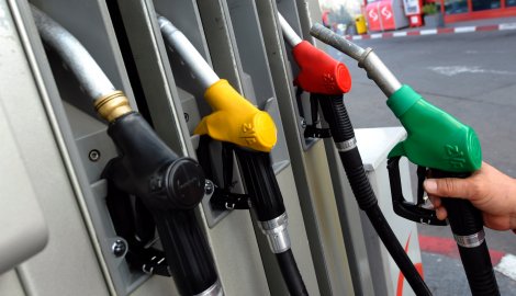  Дизелот поевтинува, цените на бензините се зголемуваат