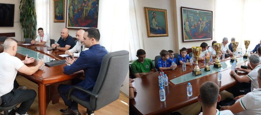  Костадинов ги прими шампионите на Кик бокс клубот „Зоран“ и ФК „Брера“