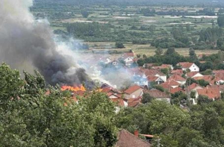Голем пожар во Ново Село, горат неколку куќи