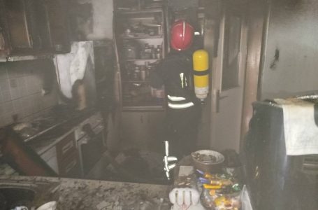 Пожарникарите гаснеа запален стан во Струмица