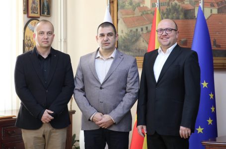 Градоначалникот Јанков ги назначи Синдраковски и Петровски за в.д директори на „Комуналец“ и „Паркиралишта“