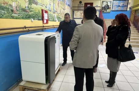 Поставени прочистувачи на воздух во основни училишта и градинките во Струмица донација од Владата
