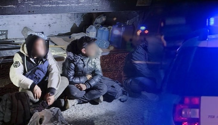 Скопјанец се сомничи дека превезувал пет мигранти од Виетнам