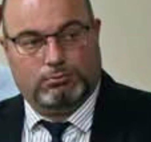 ДАЛИ НА МАКЕДОНСКАТА ПОЛИТИЧКА СЦЕНА НИ СЕ СЛУЧУВА ОНАА “РАЗДЕЛИ ПА ВЛАДЕЈ” ОРКЕСТРИРАНА ОД ОНИЕ КОИ И МИСЛАТ “ДОБРО” НА ДРЖАВАТА И НАРОДОТ
